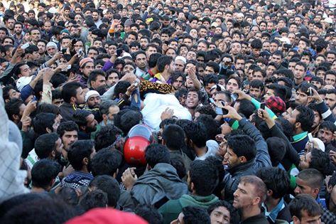 Thousands offer funeral prayers of slain Abu Qasim